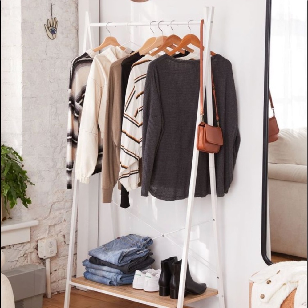Meet your Posher, The clothes hanger